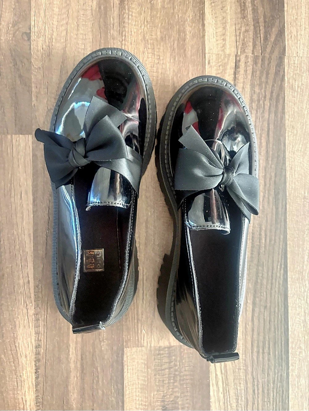 Black Bow Flats Like New